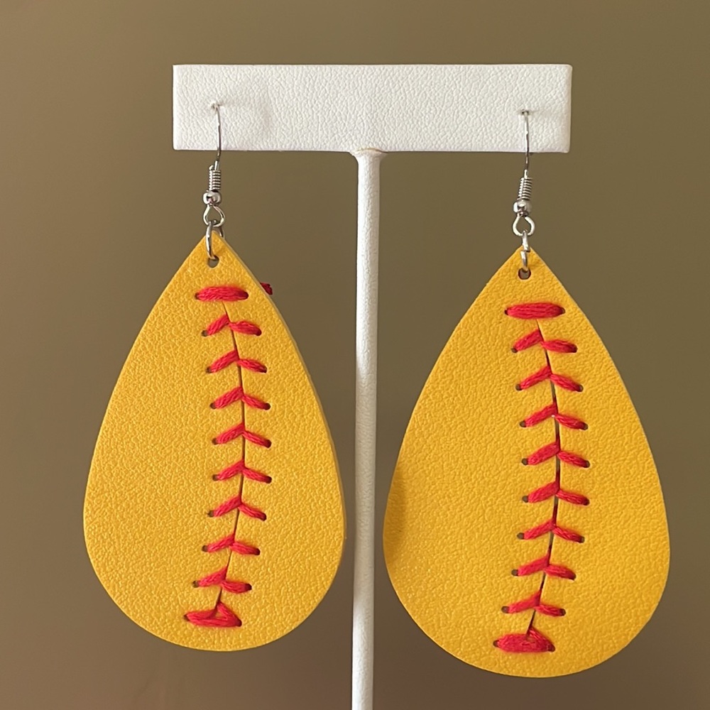 🎉🥎 NEW Adrianna Large Softball Dangle Earrings
